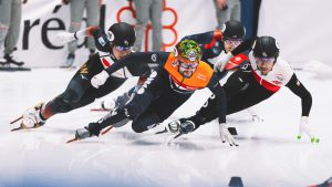 passie-shorttrack-itzhak-de-laat-helm-custom-made-montreal